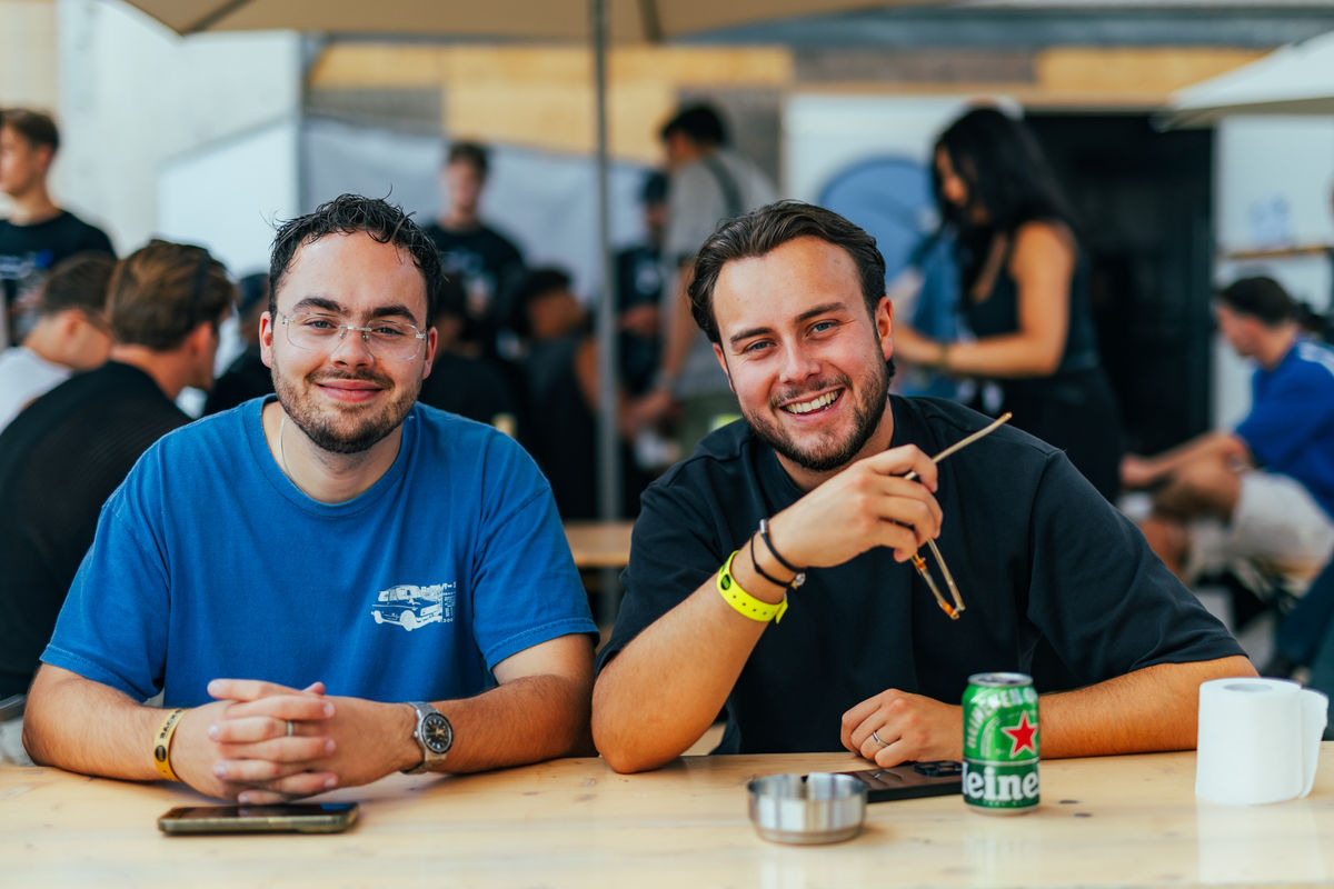 Loading... just a sec